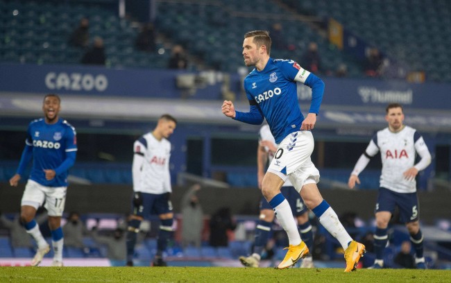 面對泥漿路 面對泥漿路